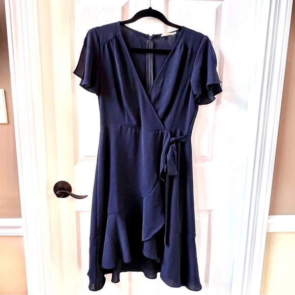 ⭐️ Altar’d State Roxana Navy Wrap Dress Fun and Flirty Size MEDIUM - Picture 2 of 14